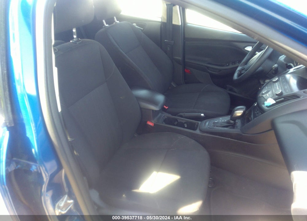 2018 FORD FOCUS SE VIN: 1FADP3K28JL250282