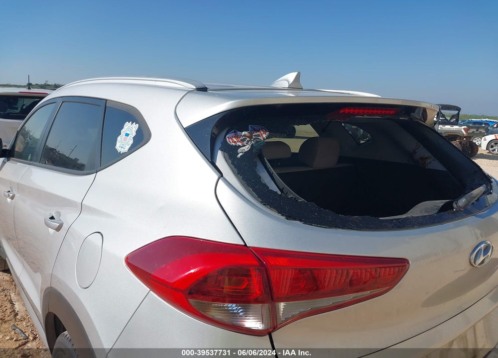 2018 HYUNDAI TUCSON SEL VIN: KM8J33A40JU641881
