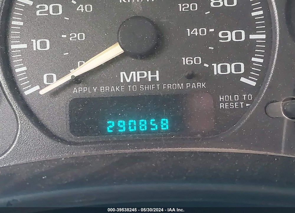 2002 CHEVROLET SILVERADO 2500HD LT VIN: 1GCHK23172F213041