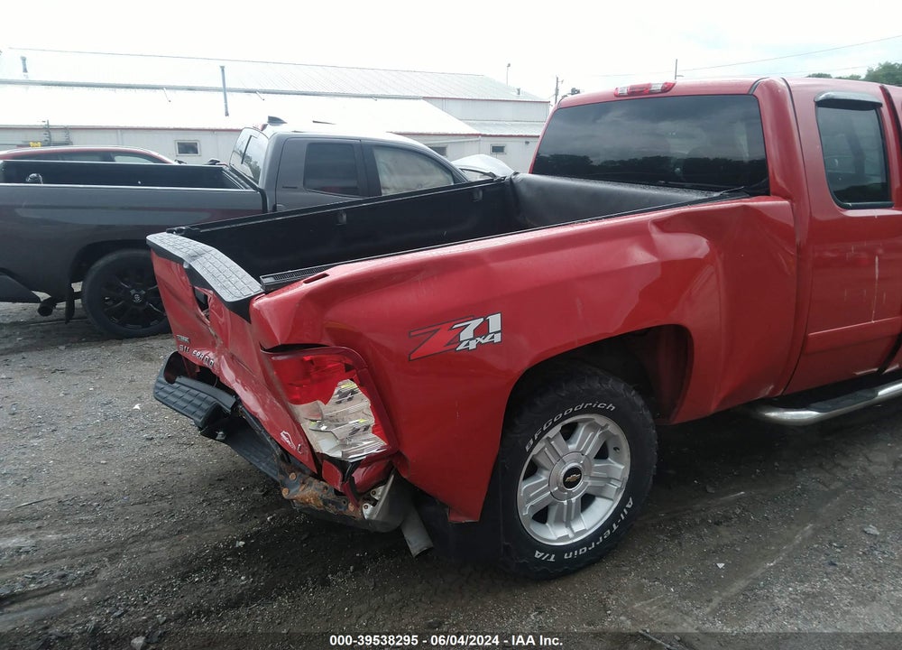 2008 CHEVROLET SILVERADO 1500 LT1 VIN: 2GCEK190781210653