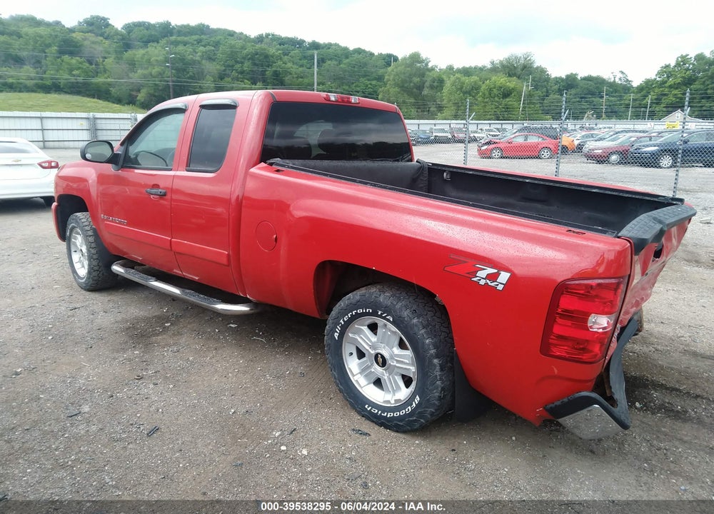 2008 CHEVROLET SILVERADO 1500 LT1 VIN: 2GCEK190781210653