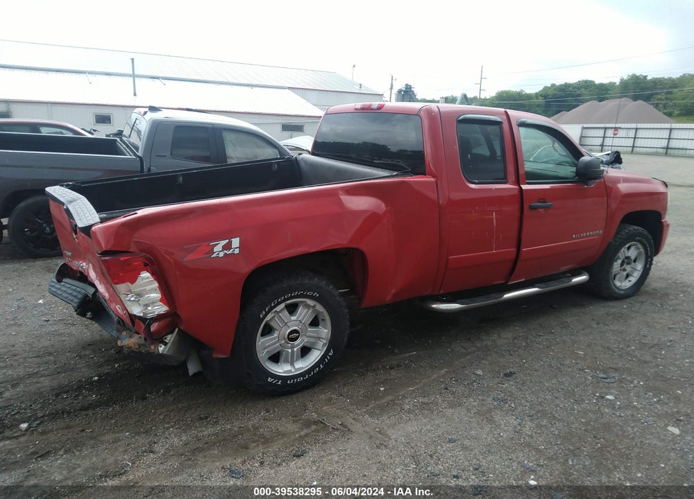2008 CHEVROLET SILVERADO 1500 LT1 VIN: 2GCEK190781210653