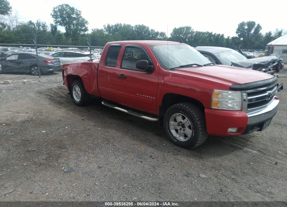 2008 CHEVROLET SILVERADO 1500 LT1 VIN: 2GCEK190781210653