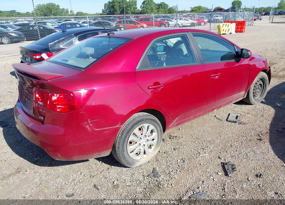 2011 KIA FORTE EX VIN: KNAFU4A23B5415581