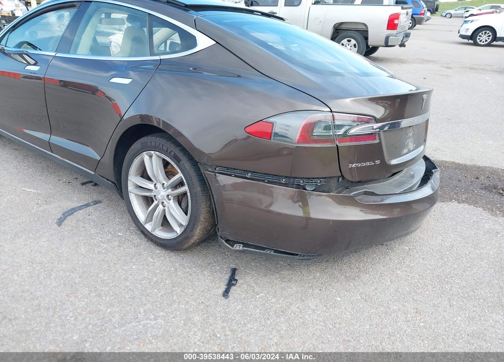 2014 TESLA MODEL S VIN: 5YJSA1H13EFP53121