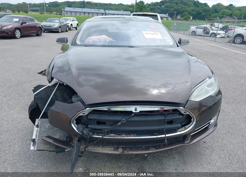 2014 TESLA MODEL S VIN: 5YJSA1H13EFP53121