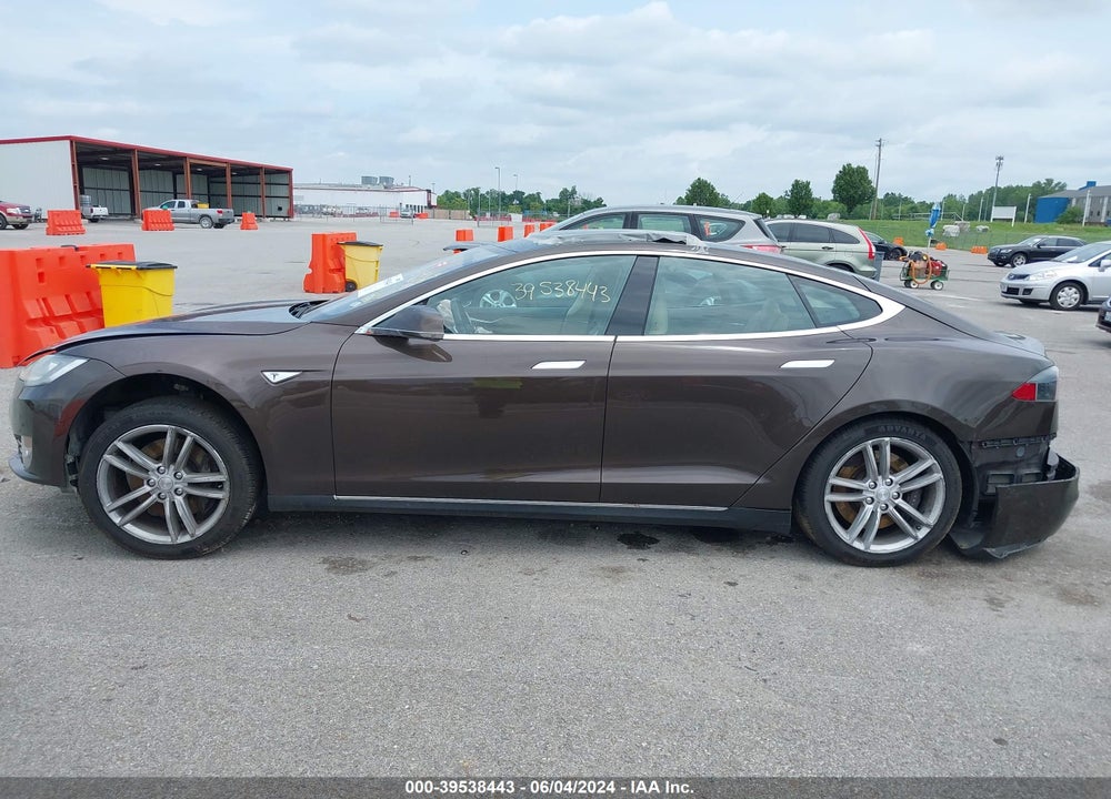 2014 TESLA MODEL S VIN: 5YJSA1H13EFP53121