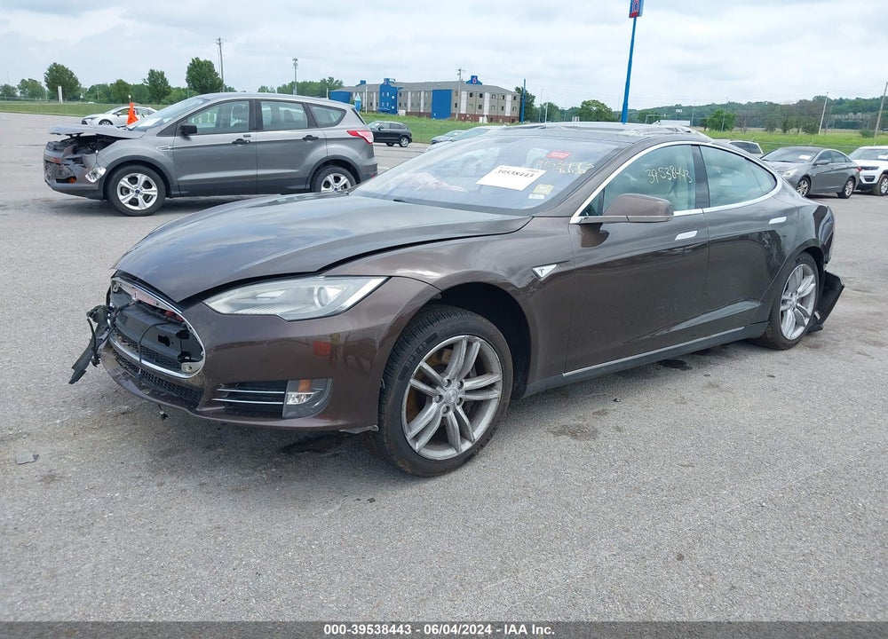 2014 TESLA MODEL S VIN: 5YJSA1H13EFP53121