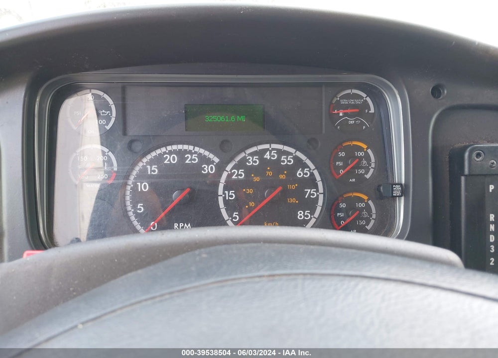 2017 FREIGHTLINER M2 106 VIN: 1FVACWDT8HHHN7302
