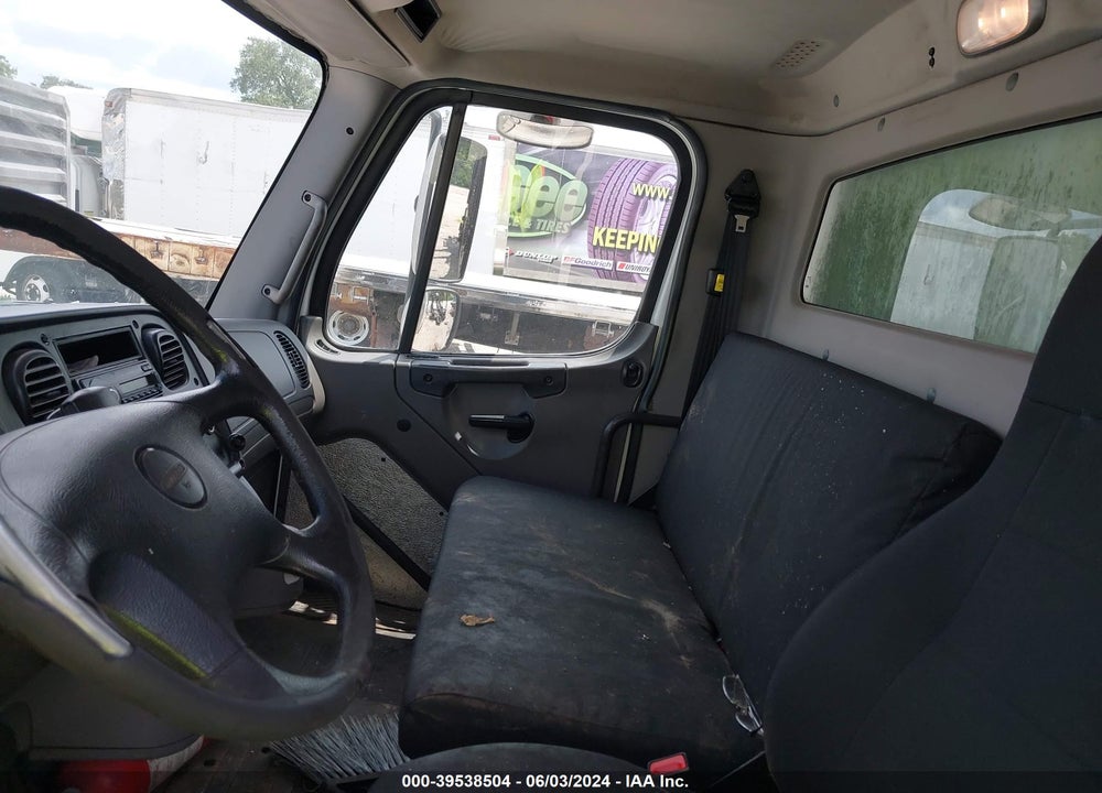 2017 FREIGHTLINER M2 106 VIN: 1FVACWDT8HHHN7302