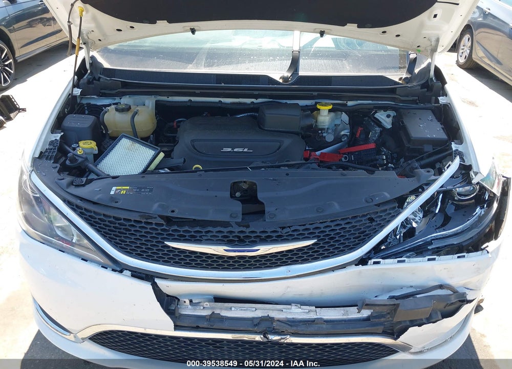 2018 CHRYSLER PACIFICA TOURING L VIN: 2C4RC1BG9JR141851