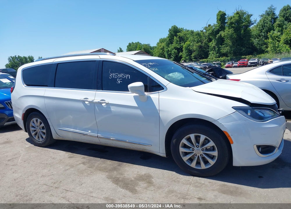 2018 CHRYSLER PACIFICA TOURING L VIN: 2C4RC1BG9JR141851
