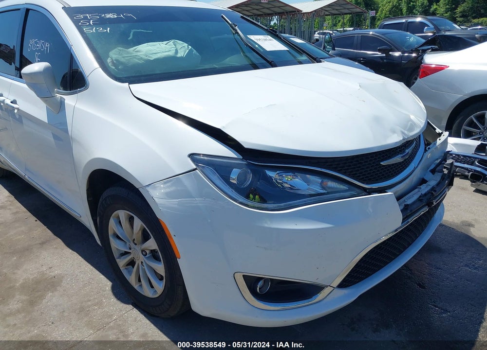 2018 CHRYSLER PACIFICA TOURING L VIN: 2C4RC1BG9JR141851