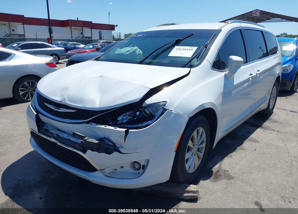 2018 CHRYSLER PACIFICA TOURING L VIN: 2C4RC1BG9JR141851