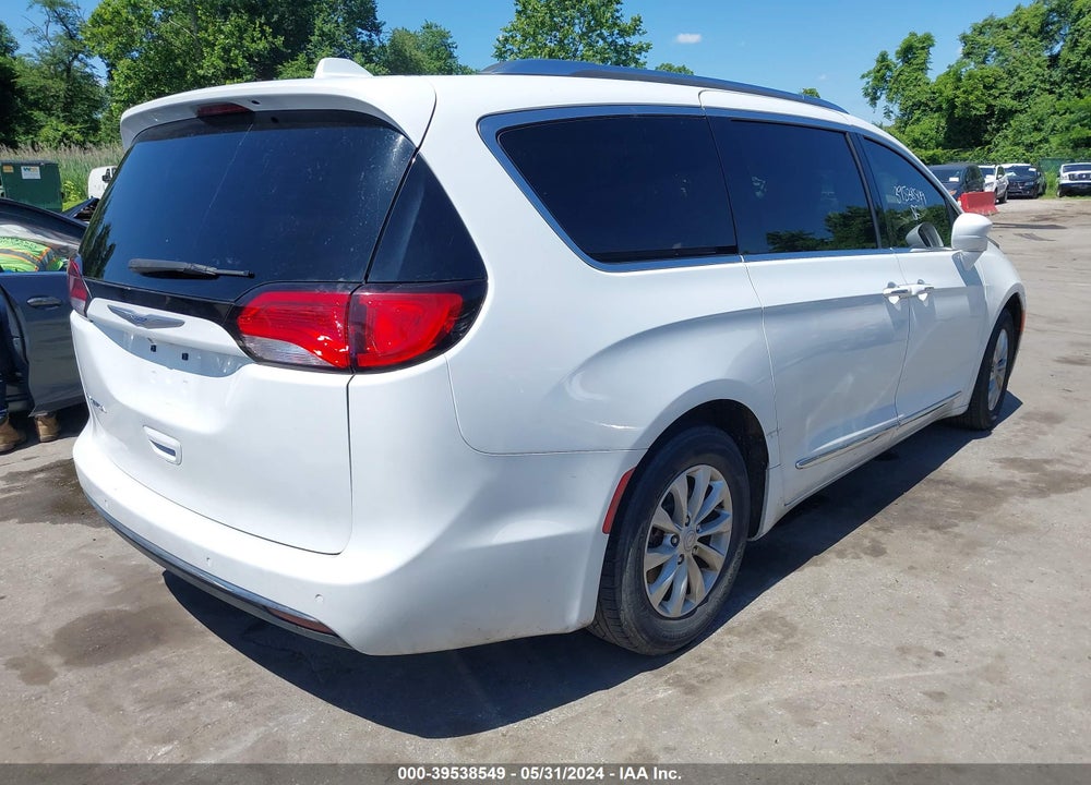 2018 CHRYSLER PACIFICA TOURING L VIN: 2C4RC1BG9JR141851