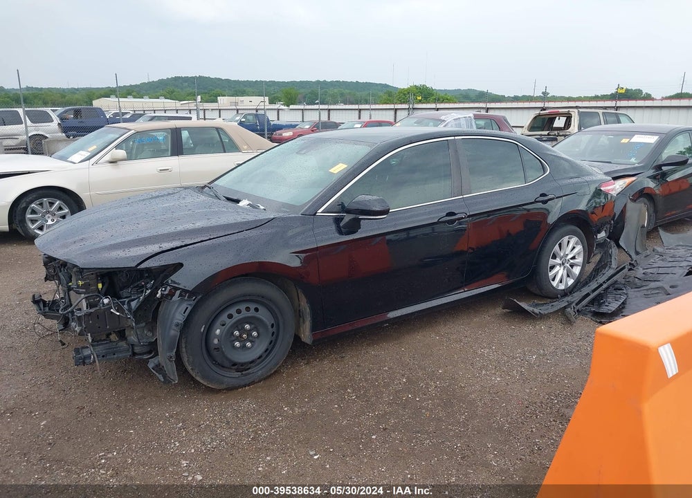2019 TOYOTA CAMRY LE VIN: 4T1B11HK2KU753652