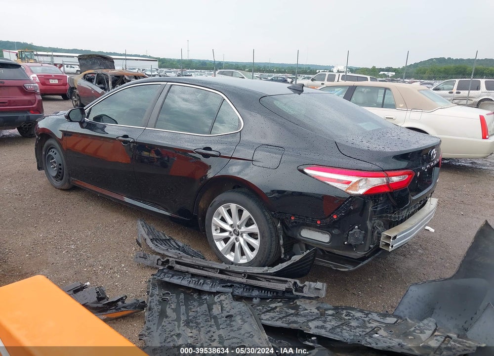 2019 TOYOTA CAMRY LE VIN: 4T1B11HK2KU753652
