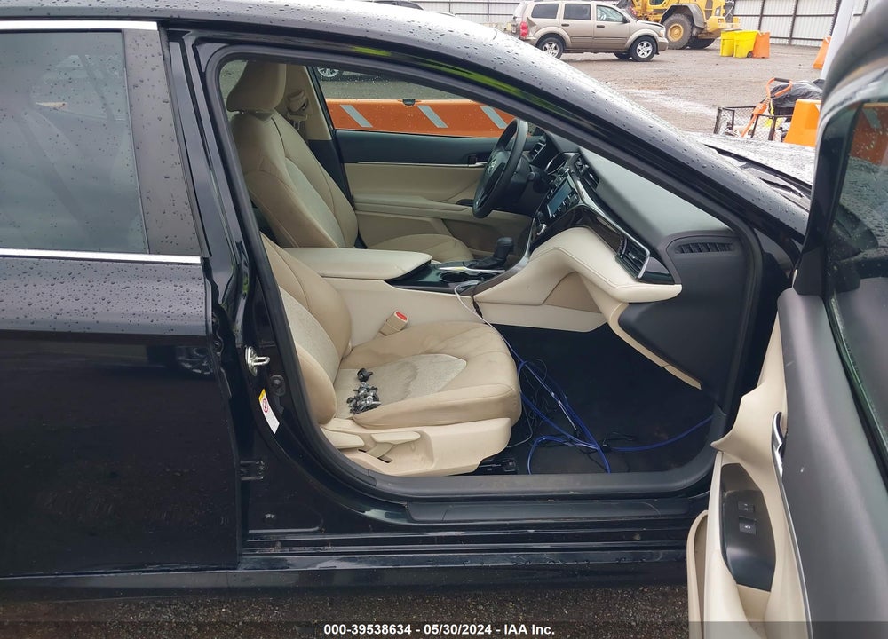 2019 TOYOTA CAMRY LE VIN: 4T1B11HK2KU753652