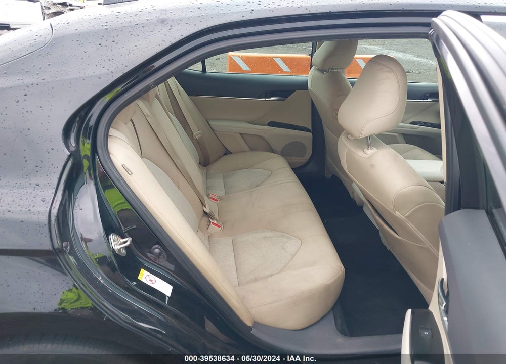 2019 TOYOTA CAMRY LE VIN: 4T1B11HK2KU753652