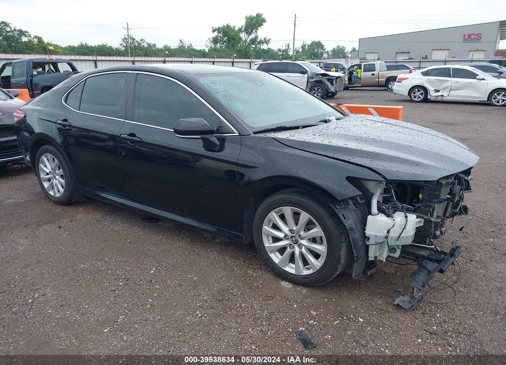 2019 TOYOTA CAMRY LE VIN: 4T1B11HK2KU753652
