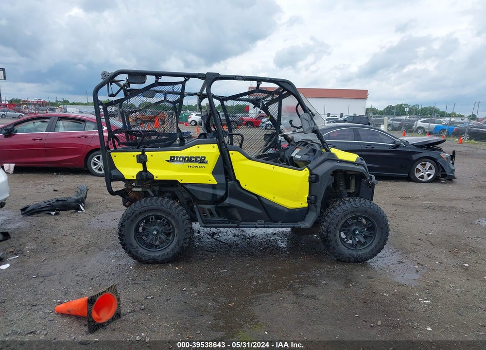 2018 HONDA SXS1000 M5 VIN: 1HFVE042XJ4200547