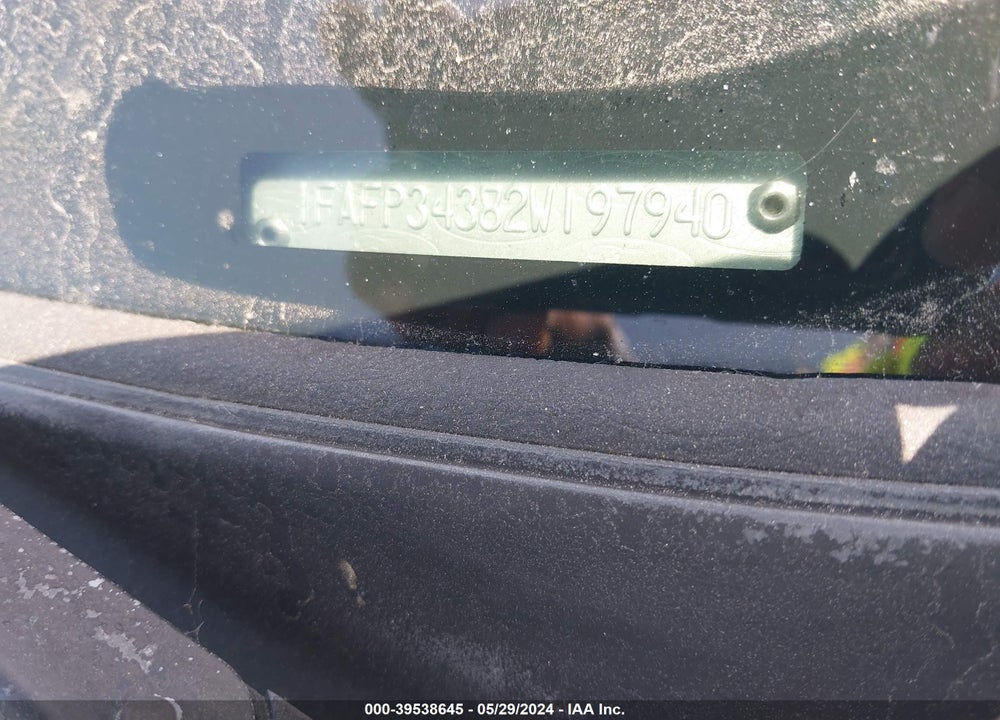 2002 FORD FOCUS SE VIN: 1FAFP34382W197940