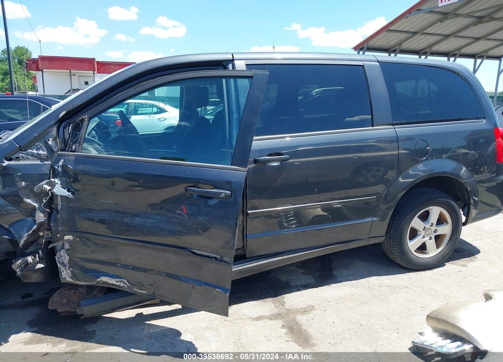2011 DODGE GRAND CARAVAN MAINSTREET VIN: 2D4RN3DG2BR629062