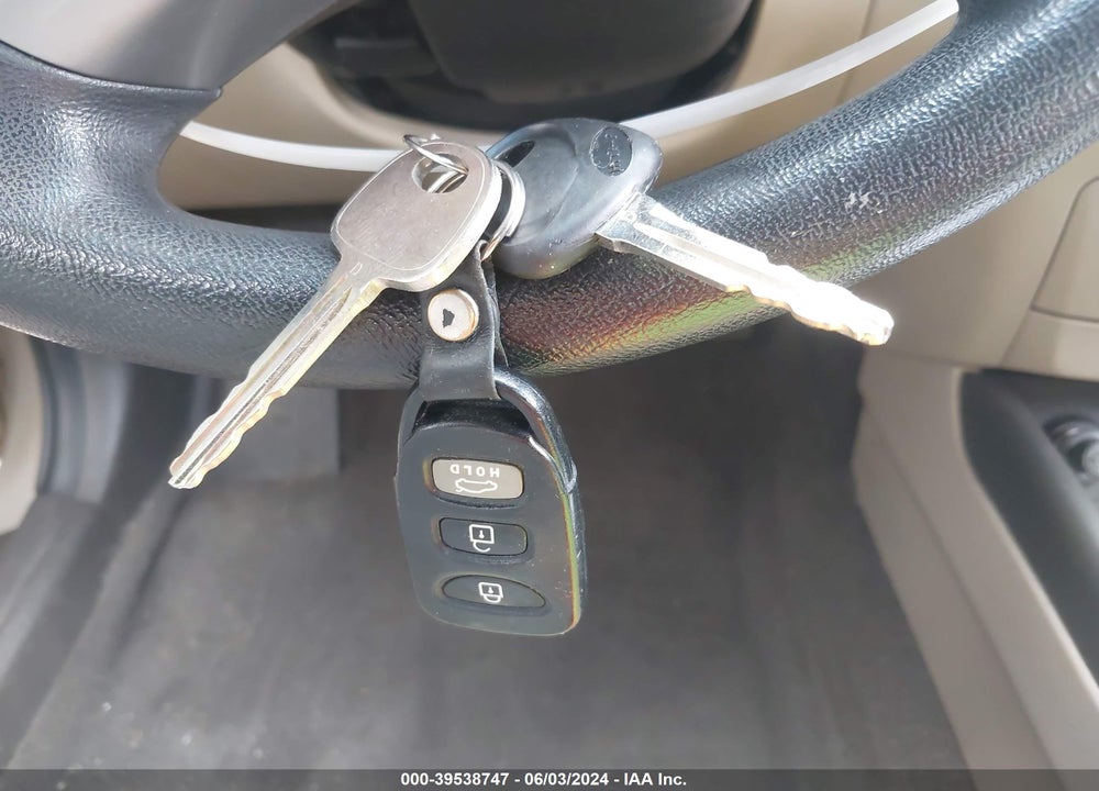 2010 HYUNDAI ELANTRA GLS VIN: KMHDU4ADXAU070996