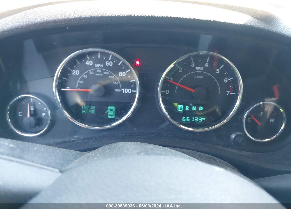 2015 JEEP WRANGLER UNLIMITED SAHARA VIN: 1C4HJWEG2FL695131
