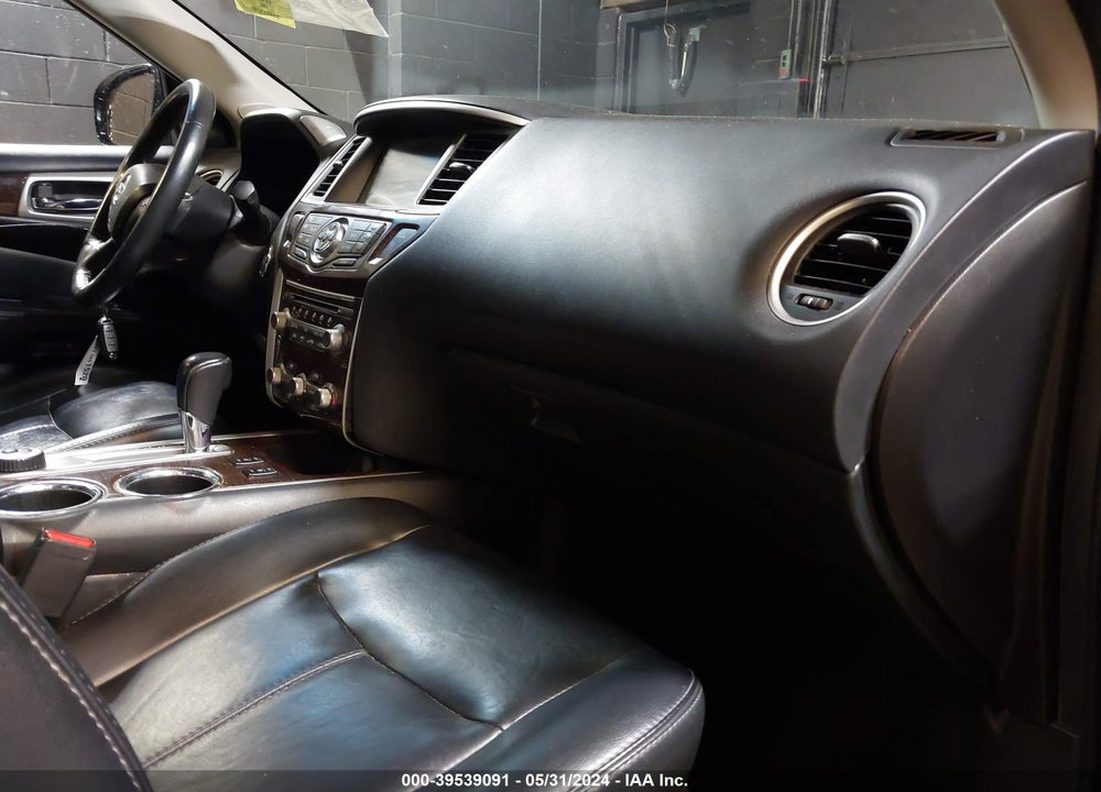 2015 NISSAN PATHFINDER SL VIN: 5N1AR2MM4FC630982