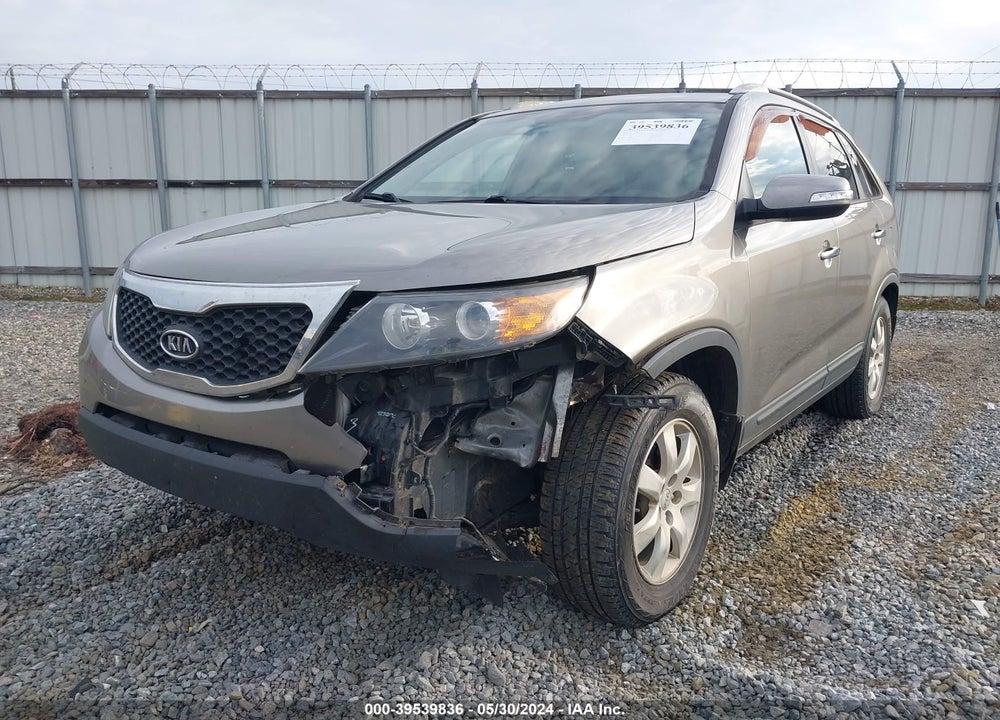 2013 KIA SORENTO LX VIN: 5XYKT4A60DG326844