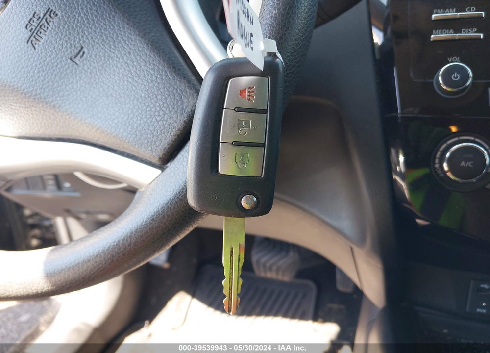 2014 NISSAN ROGUE S VIN: 5N1AT2MK5EC810082