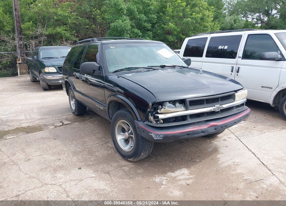 2002 CHEVROLET BLAZER LS VIN: 1GNCS18W52K158323