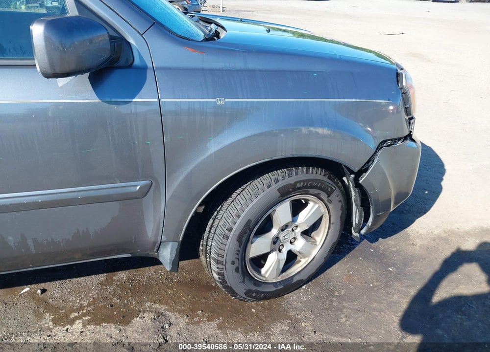 2011 HONDA PILOT EX-L VIN: 5FNYF3H52BB054715