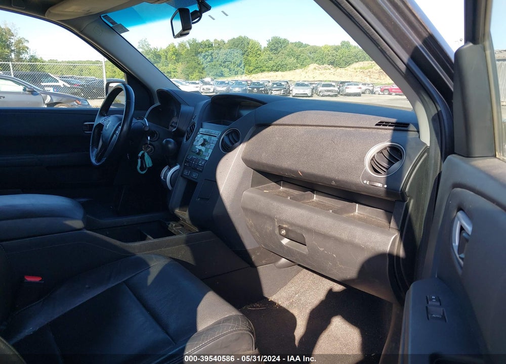 2011 HONDA PILOT EX-L VIN: 5FNYF3H52BB054715