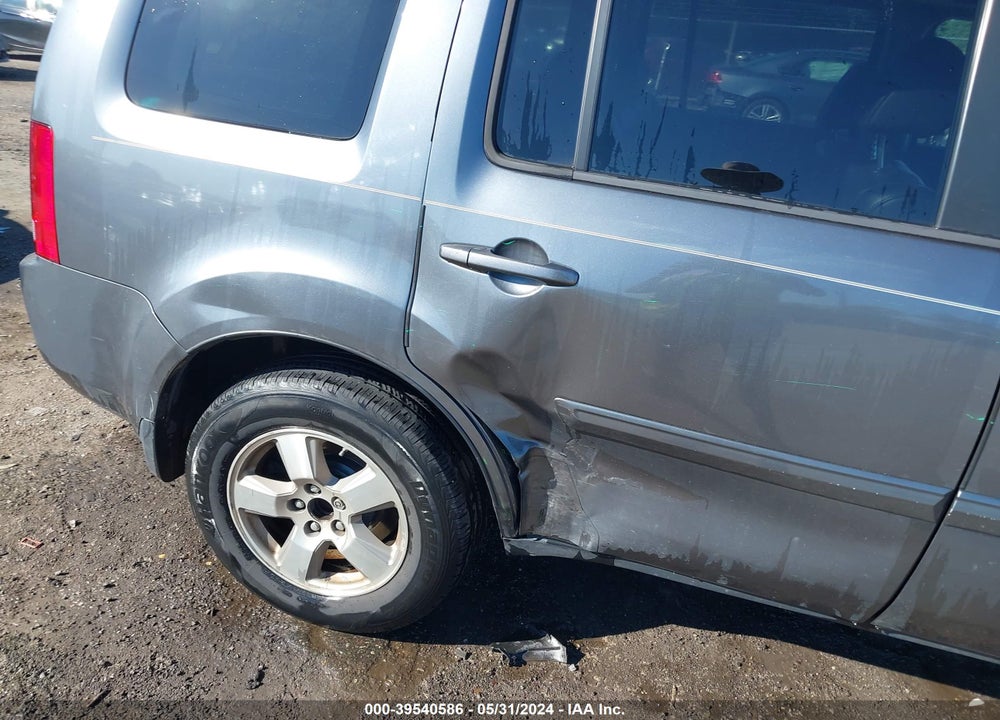 2011 HONDA PILOT EX-L VIN: 5FNYF3H52BB054715
