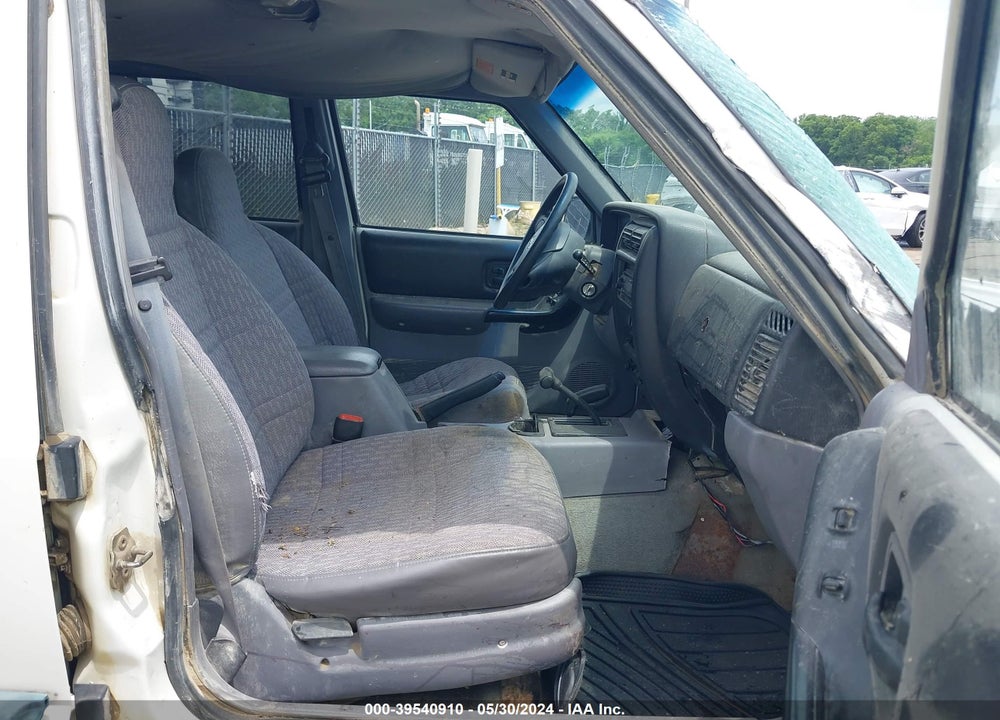 1998 JEEP CHEROKEE CLASSIC/SPORT VIN: 1J4FJ68SXWL262125