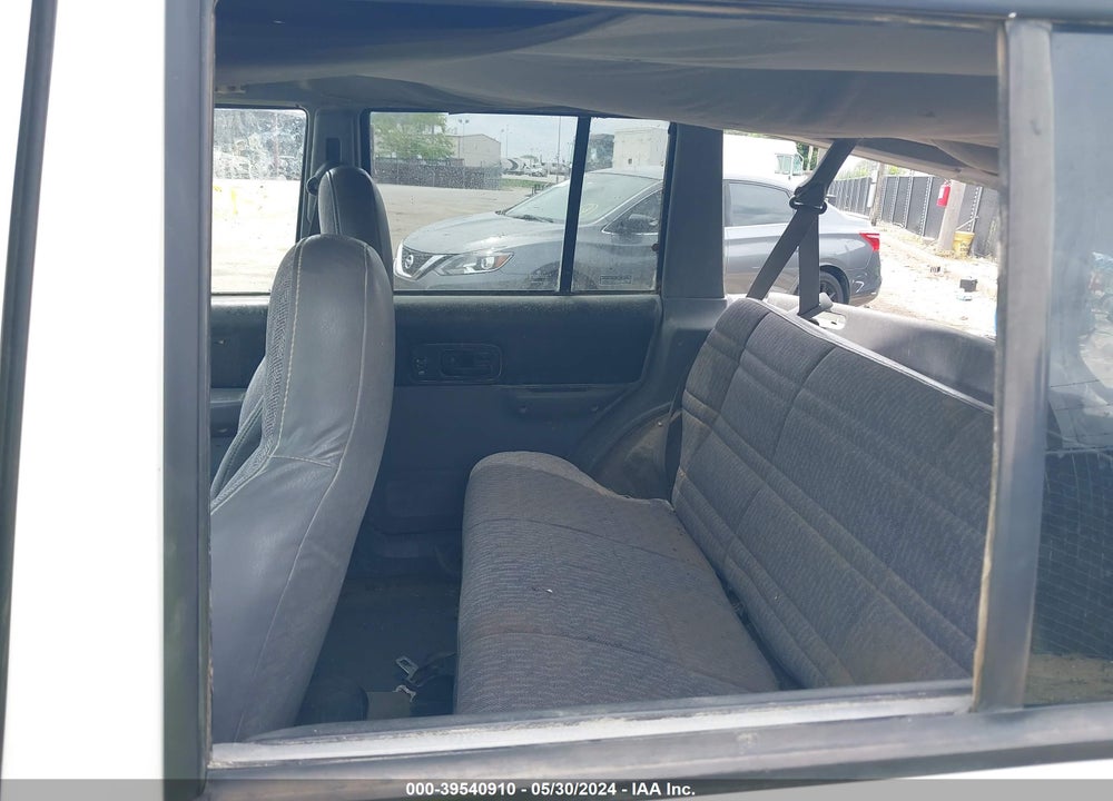 1998 JEEP CHEROKEE CLASSIC/SPORT VIN: 1J4FJ68SXWL262125