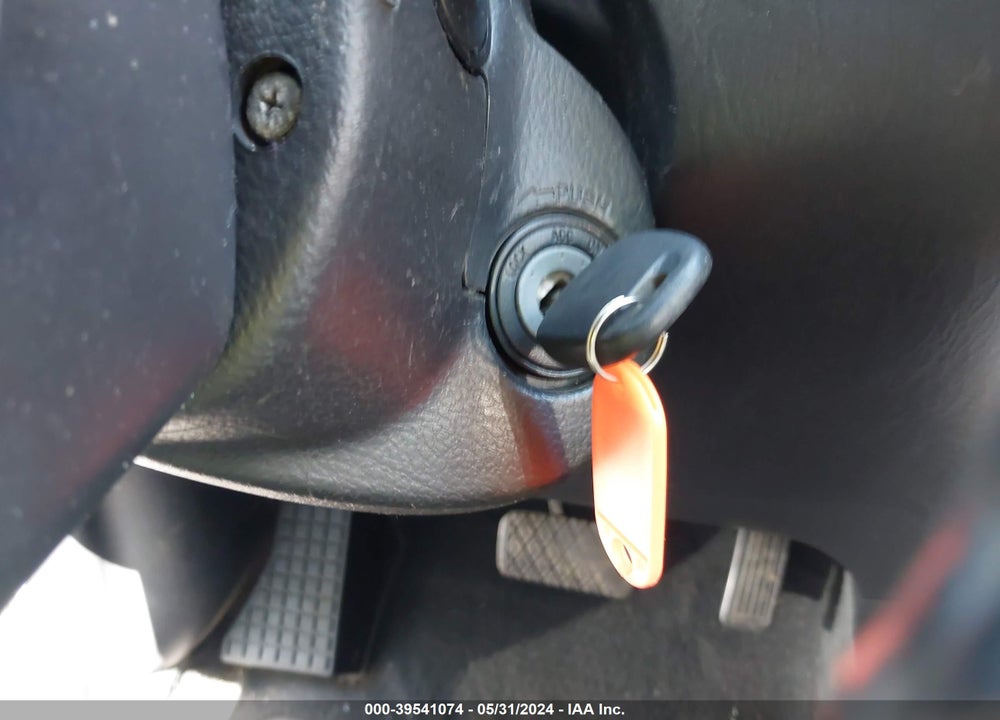 2007 TOYOTA MATRIX/XR VIN: 2T1KR32E17C662646