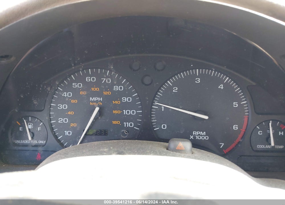 1998 SATURN SW1 VIN: 1G8ZH8280WZ232906