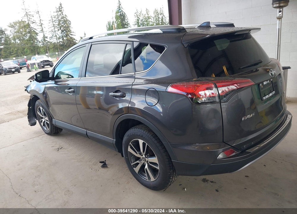 2017 TOYOTA RAV4 XLE VIN: 2T3RFREV3HW660510