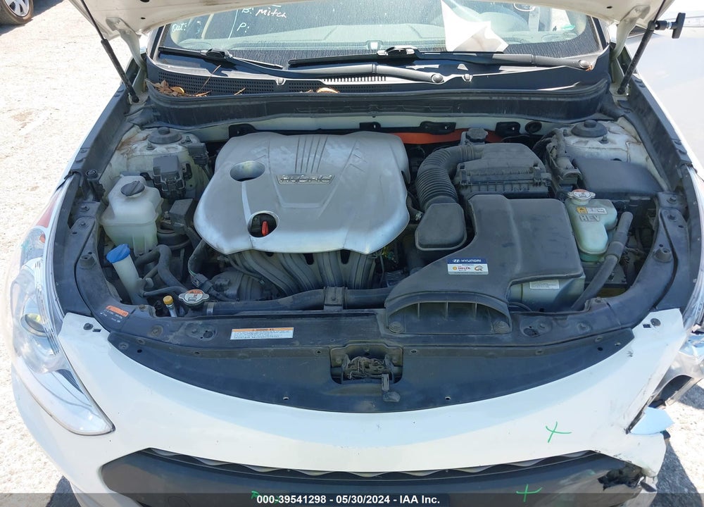 2015 HYUNDAI SONATA HYBRID VIN: KMHEC4A40FA132843