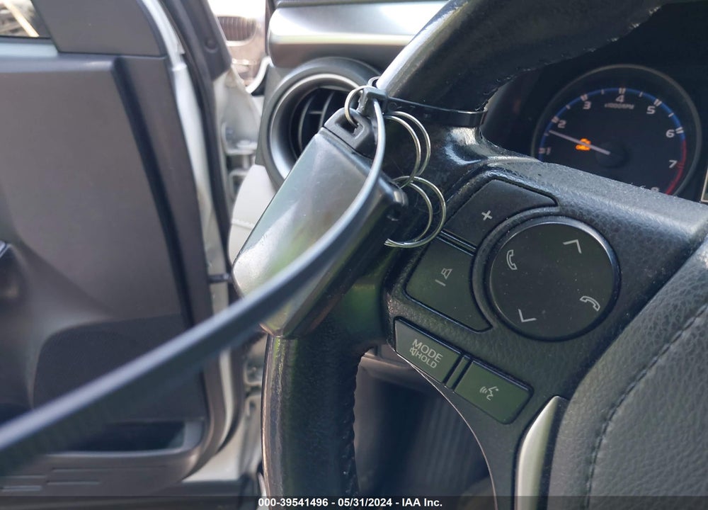 2018 TOYOTA RAV4 XLE VIN: JTMRFREV8JJ723878