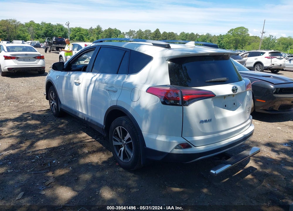 2018 TOYOTA RAV4 XLE VIN: JTMRFREV8JJ723878