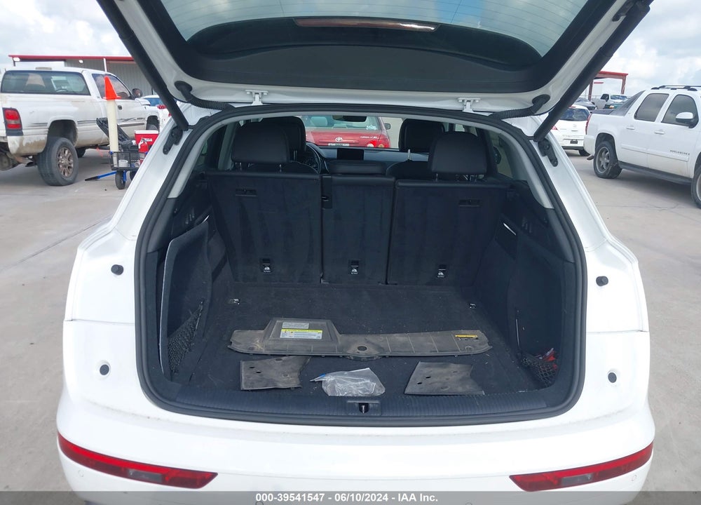 2020 AUDI Q5 PREMIUM 45 TFSI QUATTRO S TRONIC/TITANIUM PREMIUM 45 TFSI QUATTRO S TRONIC VIN: WA1ANAFY7L2020726