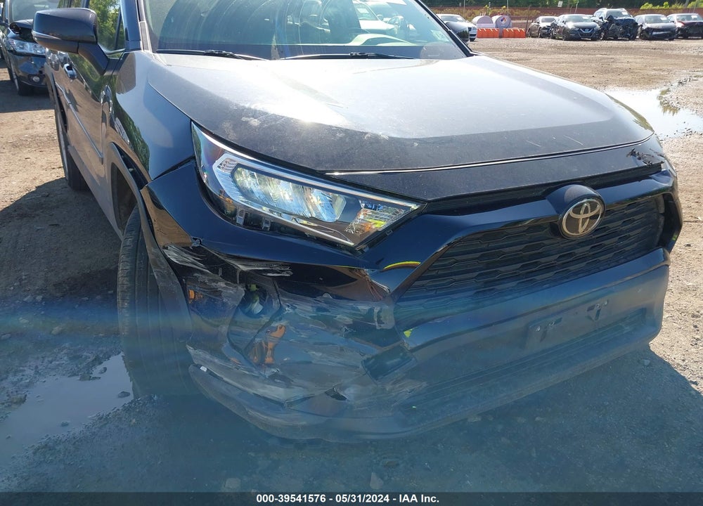 2019 TOYOTA RAV4 XLE VIN: JTMP1RFV6KJ006658