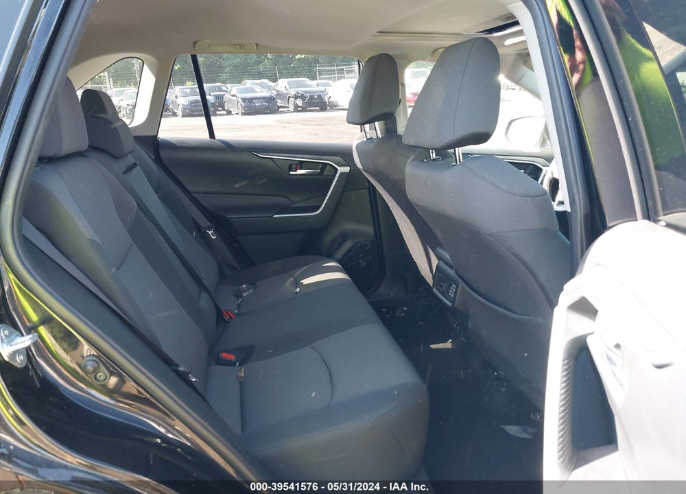 2019 TOYOTA RAV4 XLE VIN: JTMP1RFV6KJ006658