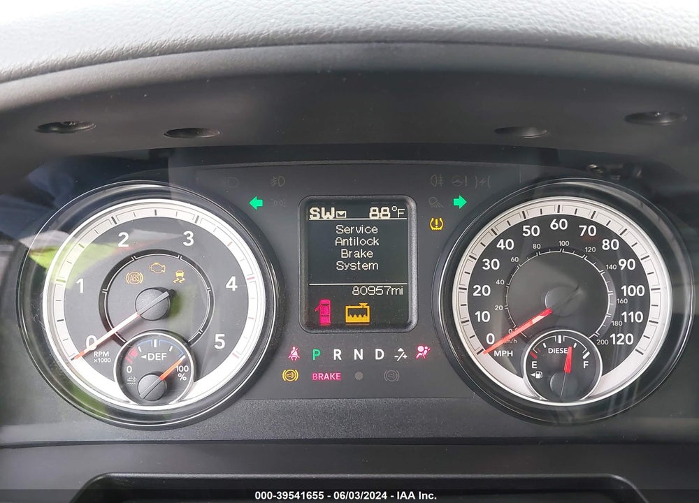 2018 RAM 2500 TRADESMAN 4X4 6'4 BOX VIN: 3C6UR5CL0JG359203