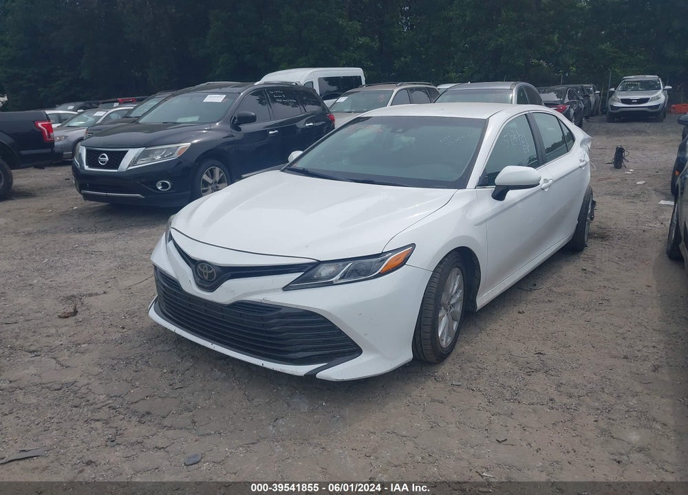 2018 TOYOTA CAMRY LE VIN: 4T1B11HK7JU654033