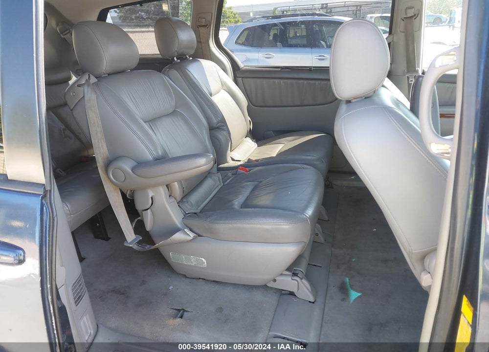2004 TOYOTA SIENNA XLE VIN: 5TDBA22CX4S014984